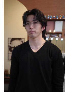 エディ(Edy) センターパートニュアンスパーマ韓国ヘアカルマヘア眉毛カット