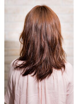 ソア 武蔵小杉(SOAR) 夏のイメチェンは耳かけ毛先パーマとフォギーベージュカラーで