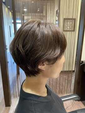 エイト 半田(EIGHT) 耳掛けスタイルマッシュショート