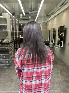 エミーバイモアムー(Emmie byMoremuu) グレージュカラー