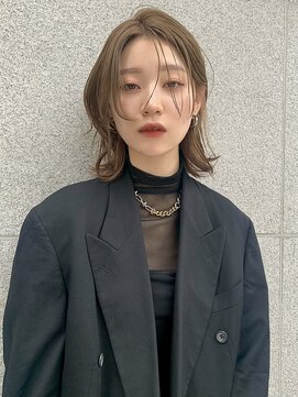 メイカ(MEIKA) 【 ミディアムウルフ ×  ブラウンベージュ 】 浅野美紀