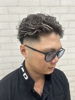 ヘアースタジオ シーオーイー(hair studio C-O-E)&nbsp;極道パーマ×ホワイトハイライト
