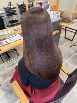 プロッソル リタ(PROSOL Rita)の写真/ただ白髪を染めるだけではなく、トレンドを抑えたスタイリストが、似合うスタイルをご提案いたします◎
