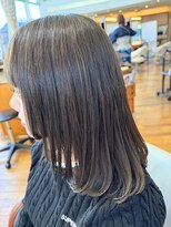 イーストハムヘッドショップ(EAST HAM head shop) デザインカット/レイヤーカット/アッシュグレージュ