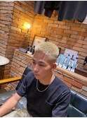 金髪ショート