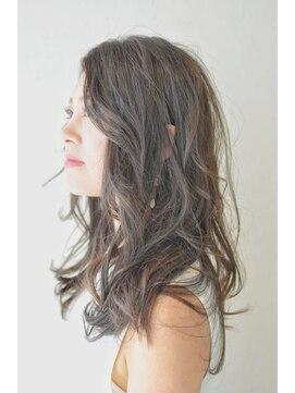 ナンバー エミライ 溝の口(N° emirai) 【EMIRAI/梶谷】ゆれるナチュラルなカールロング