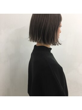 キー(kii) 切りっぱなしボブ×スモーキーグレー