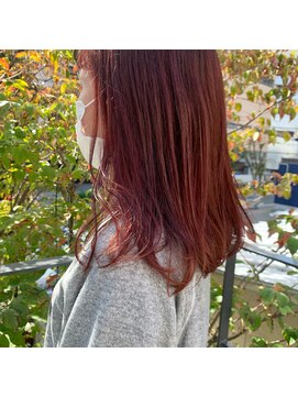 ツイギー 宮西店(TWiGGY) チェリーピンクにミディアムヘア