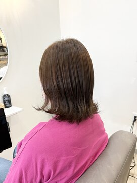 オアシス(oasis) 韓国風　外ハネ　ミディ　縮毛矯正　髪質改善　ヘアカラー