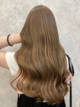 ラビス(Lovis) ハッシュカット/フルバング/似合わせカット/レッドブラウン