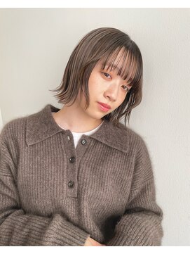 トレス(TRESS) 外ハネボブ　レイヤーボブ　ミニボブ　くびれミディアム