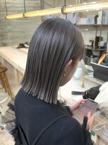 ヲタク(wotaku.)&nbsp;グレーシルバーハイトーンボブ切りっぱなしボブ外はねボブ艶髪