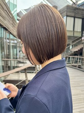 ミィ 表参道(mee.) 黒髪/ボブウルフ/ネビージュ/小顔/ワンレン/髪質改善/前髪