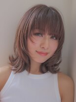 ソレイユトウキョウシブヤ(SOLEIL TOKYO shibuya)&nbsp;小顔見えミディアムフェイスレイヤーくびれヘア透明感ベージュ
