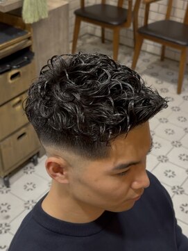 グルーマーズトウキョウ(GROOMER/S TOKYO) ショートハーパー【外国人風パーマ　アップバングショート】