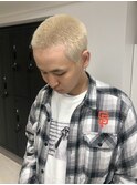バズカット　ホワイトブロンド　金髪坊主