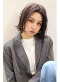外ハネ × 切りっぱなしボブ