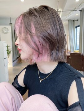 イル 大阪淀屋橋(i'll) ペールピンクインナーカラーフェイスフレーミング外ハネボブ