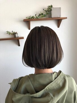 アン アトレ(Un Atre) ボブ＆アッシュグレーカラー