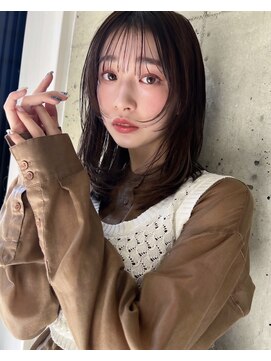 キノ(kino) 顔周りレイヤーカット暗髪シースルーバング