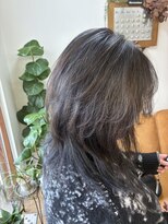 エルフゥ(Elle fou)&nbsp;ハイライト　白髪ぼかし　ハイレイヤーウルフ