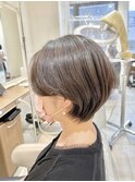 横顔美人ハンサムショート