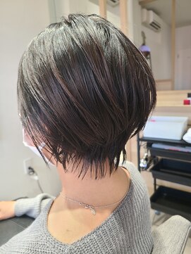 ヘアサロン R3 お手入れ簡単ショートヘアー13