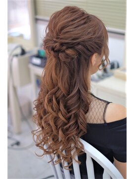 リサ 恵比寿(risa.) 華やかハーフアップ