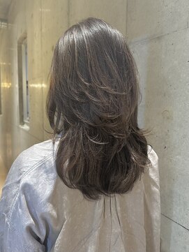 ノーム(Noam) 巻き髪が楽しめるロングレイヤー