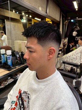 ビンゴ(BINGO) 2278黒髪ビジネスサイドパート刈り上げスキンフェードバーバー