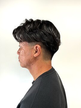 イッヒ 茅ヶ崎(IHHI) men'shair/センターパート/茅ケ崎/ラルフカール/ツーブロパーマ