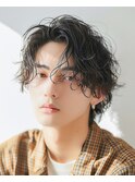 波打ち韓国風メンズパーマセンターパートマッシュウルフ似合わせ