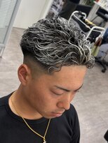 ルースト 心斎橋店(ROOST) 刈り上げセンターパート/波巻きツイストスパイラル/大阪