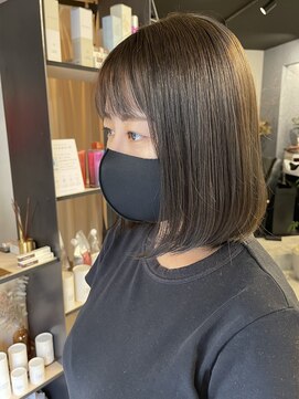 シュウ(SHU) ミディアムボブ