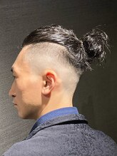 ビーダンディー(Bee dandy) ビジネスマンバン ツイストスパイラル スキンフェードカット