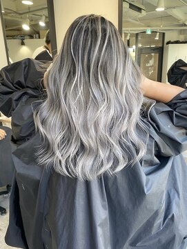 メリー オオサカ(Merly Osaka) ハイクオリティー！_ホワイトアッシュなバレイヤージュ_