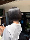 暗髪コリアンブラックショートボブ