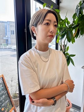 アンドファインヘアービューティー(AND FINE hair beauty) ハイトーン×ミニボブ