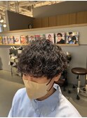 メンズカット波巻きパーマ無造作ヘア重めマッシュ前下がり