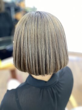 ベビードールプラス(Baby doll Plus) ボブにアンブレラカラー