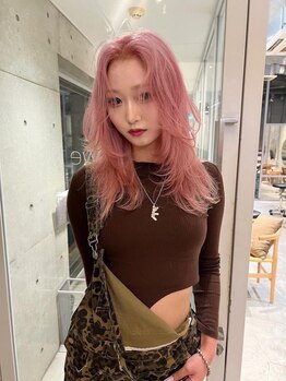 ローウェ 表参道(Louwe)の写真/幅広いデザイン性で今の「city」を感じるStyleに。柔らかい質感で透明感のある理想のカラーをご提供◇