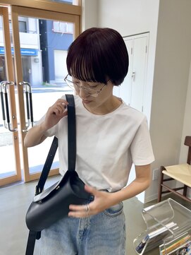 ウッド(uood) 深めボルドーカラー/ショートヘア