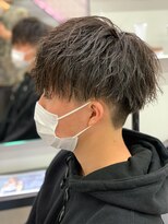 スパイラルパーマツイストパーマアップバング短髪メッシュ
