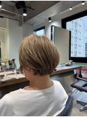 女性らしく上品なくびれショートスタイル