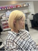 抜きっぱなしブロンド×顔周りレイヤーで垢抜け