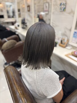 ティンク 関内(Tink) シルバーグレーカラー