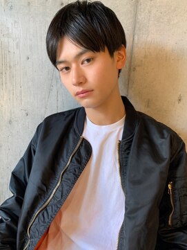 メンズマッシュ　ブルーブラック　刈り上げセンターパート