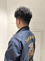 サークル(CIRCLES) スパイラルパーマ刈り上げスタイル
