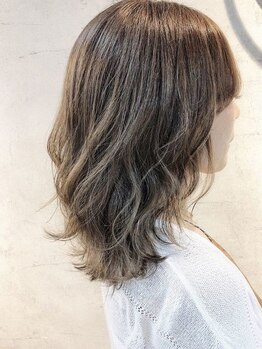 ヘアデザイン ファブロ(hair design FABRO.)の写真/丁寧なカウンセリングと高い技術であなたのなりたいイメージをカタチに！理想のグレイカラーを叶えます★