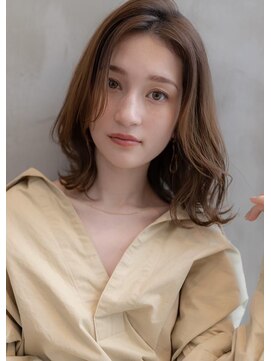 ケアリー 大日(Carelly) ミディアムレイヤー♪透明感ベージュ